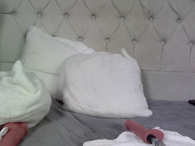 CarolSlut1985's BongaCams show and profile