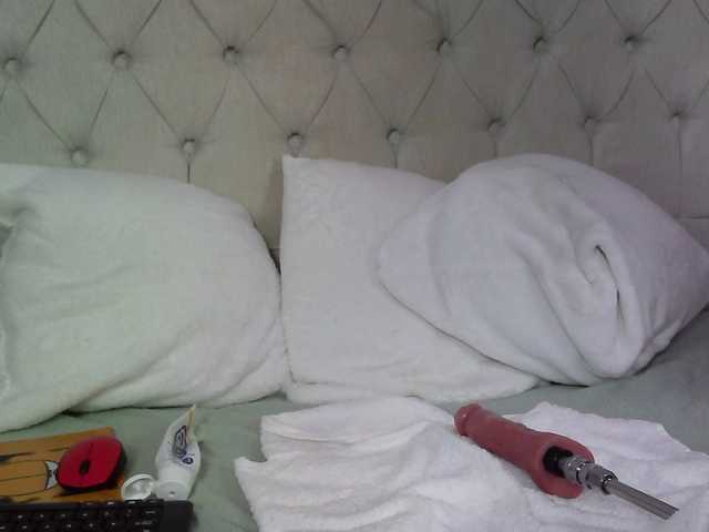 CarolSlut1985's BongaCams show and profile