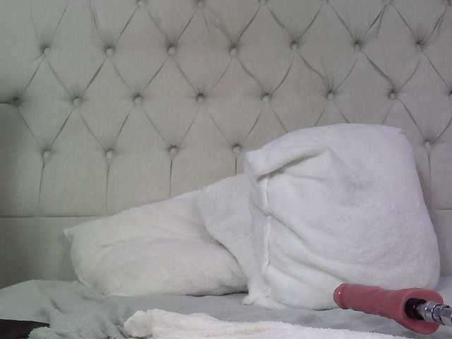 CarolSlut1985's BongaCams show and profile