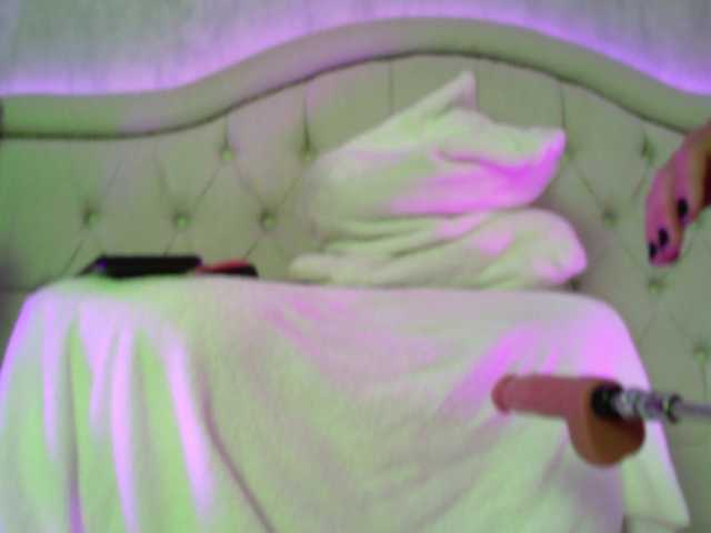 CarolSlut1985's BongaCams show and profile