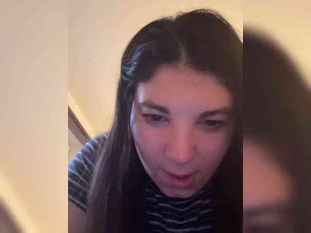 LadyBee Live Webcam on BongaCams