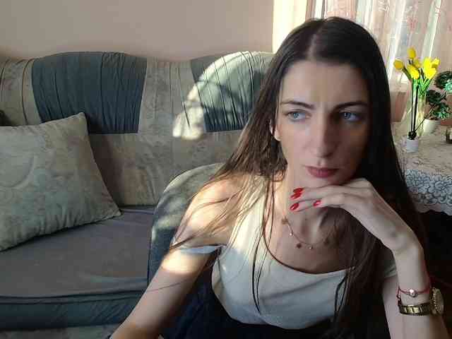 ella-myst webcam