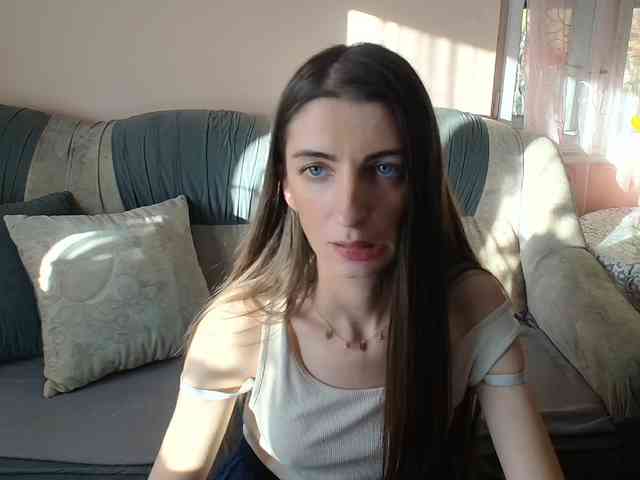 ella-myst webcam