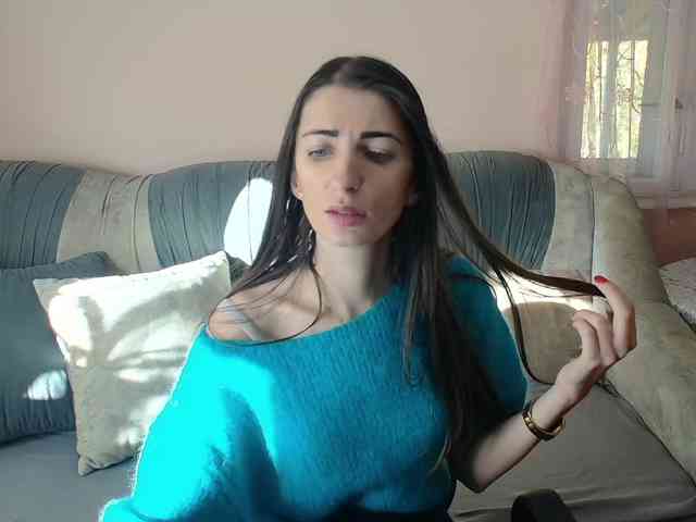 ella-myst webcam