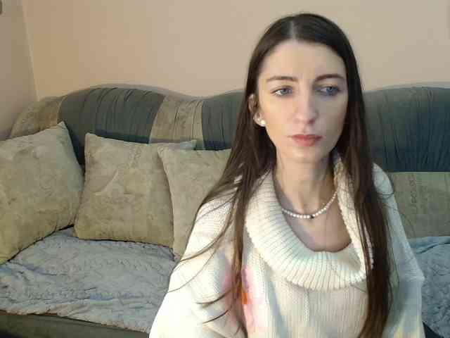 ella-myst webcam