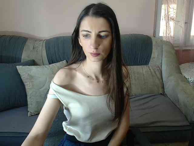 ella-myst webcam