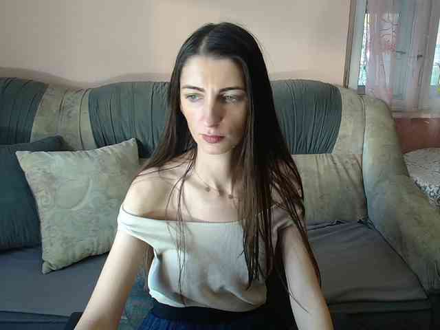 ella-myst webcam