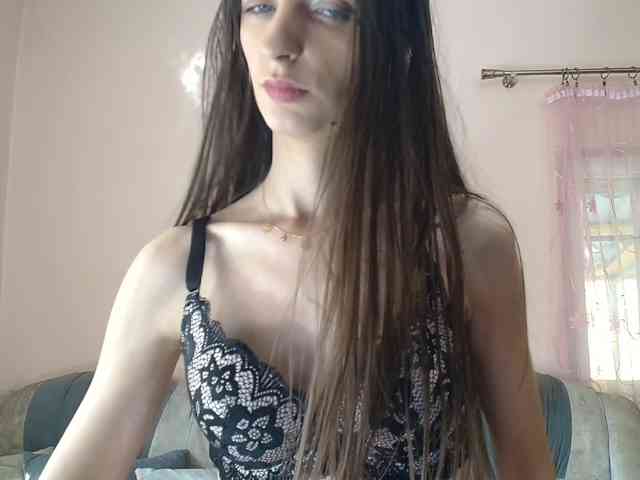 ella-myst webcam
