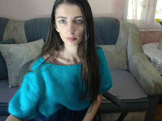 ella-myst webcam