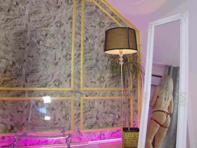 SinfulLust's BongaCams show and profile