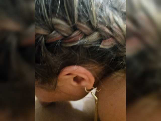 Dii-6's BongaCams show and profile