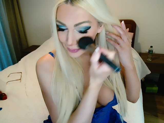 BarbiBentley's BongaCams show and profile