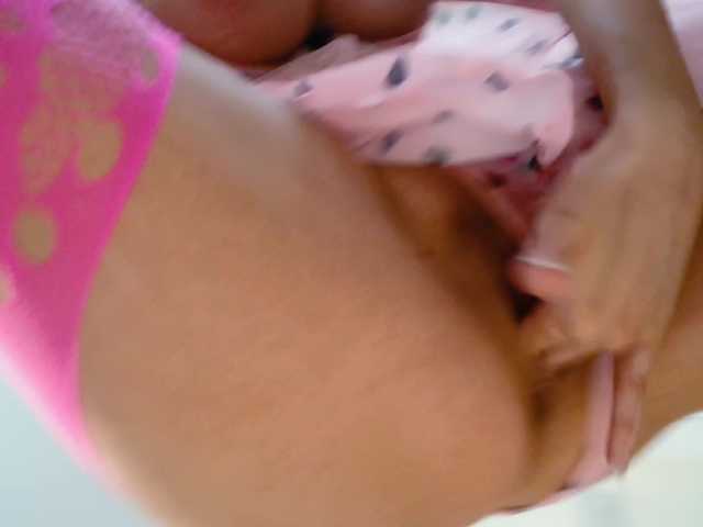 BarbiBentley's BongaCams show and profile