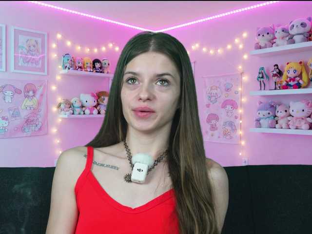 Sukie69's BongaCams show and profile