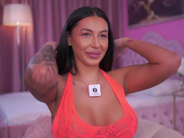 AishaaDevoe's BongaCams show and profile