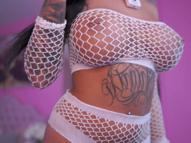 AishaaDevoe's BongaCams show and profile