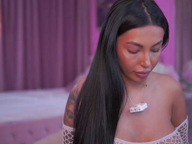 AishaaDevoe's BongaCams show and profile