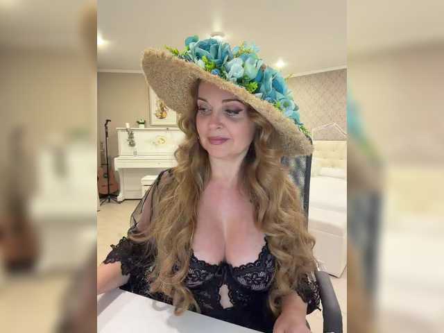 XxxSexyMilfxxX's BongaCams show and profile