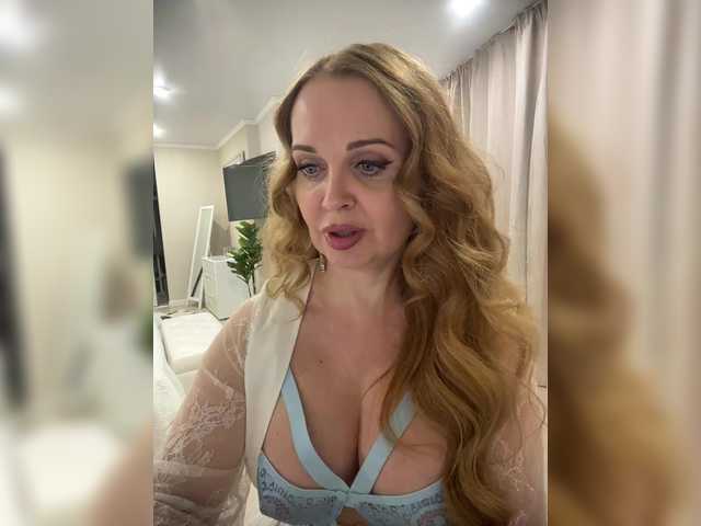 XxxSexyMilfxxX's BongaCams show and profile