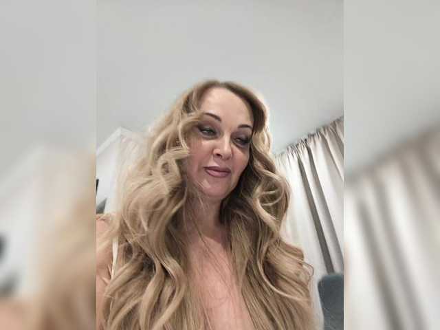 Discover XxxSexyMilfxxX, she wants to masturbate for you XxxSexyMilfxxX from BongaCams