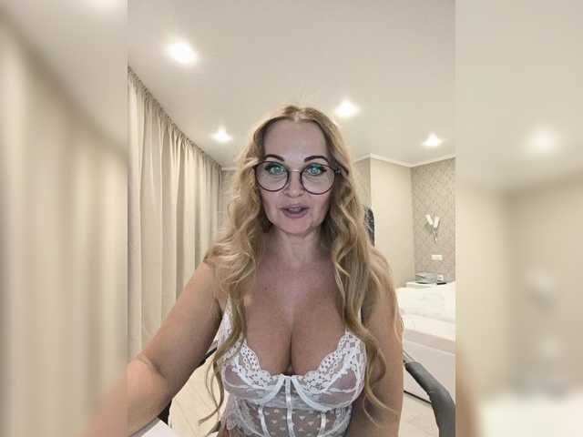 XxxSexyMilfxxX room chat