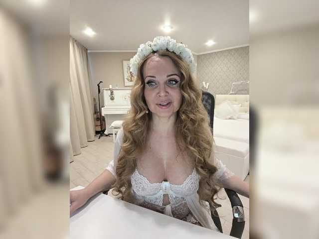 XxxSexyMilfxxX's BongaCams show and profile