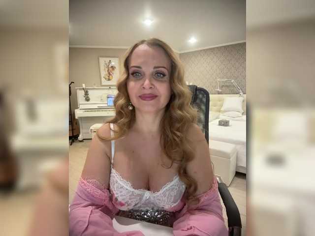 XxxSexyMilfxxX's BongaCams show and profile
