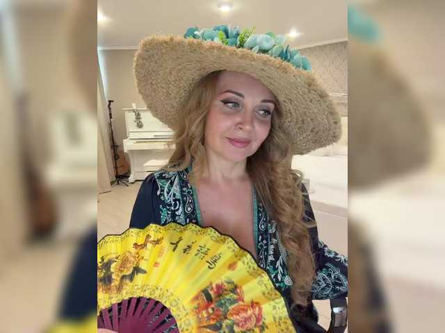 XxxSexyMilfxxX's BongaCams show and profile