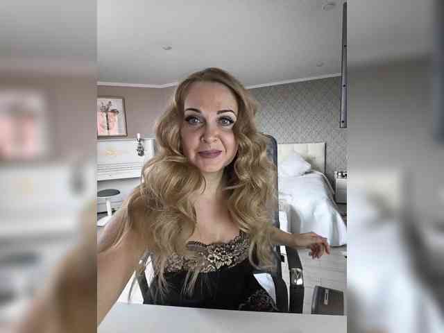 Milf_Zabava webcam