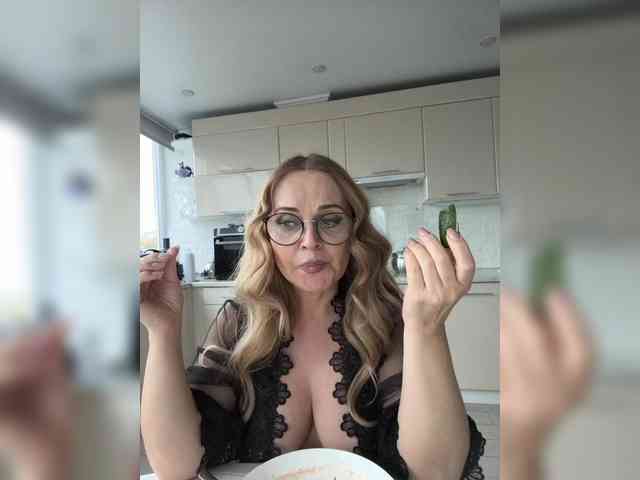 Milf_Zabava webcam