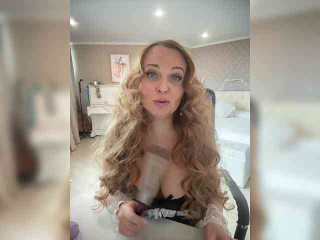 Milf_Zabava webcam