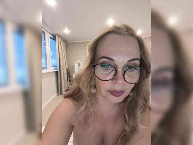 XxxSexyMilfxxX's webcam live show