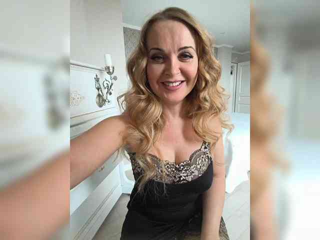 Milf_Zabava webcam