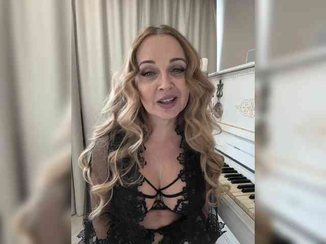 Milf_Zabava webcam