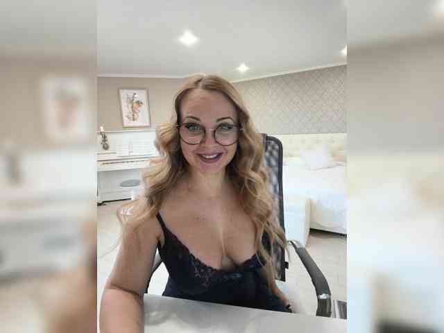 Milf_Zabava webcam
