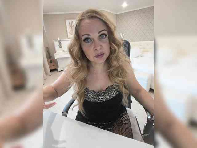 Milf_Zabava webcam