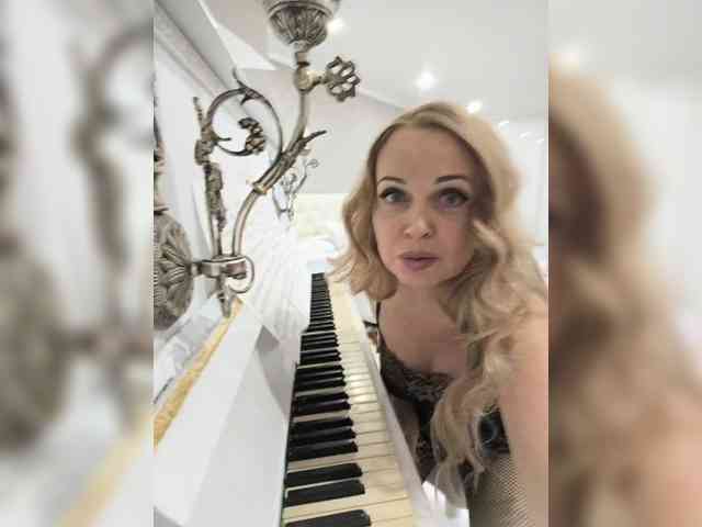 Milf_Zabava webcam