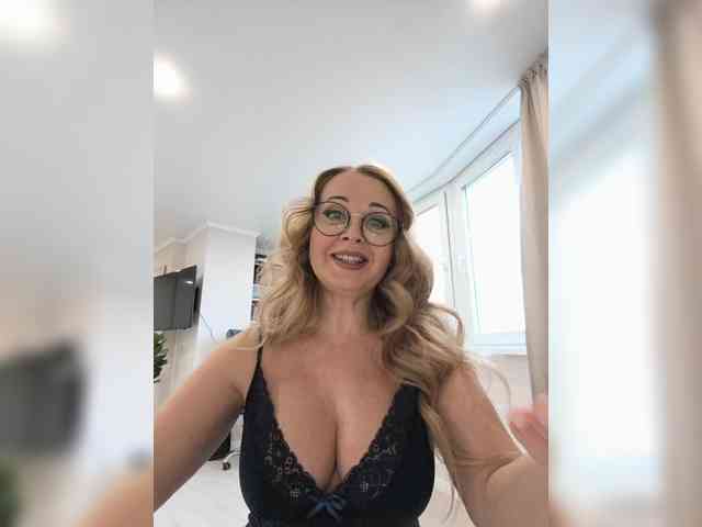 Milf_Zabava webcam