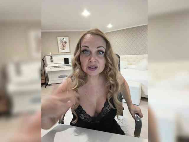 Milf_Zabava webcam