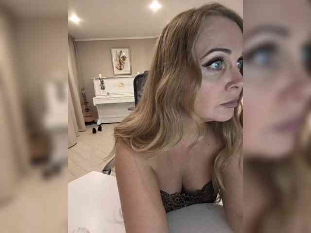 Milf_Zabava webcam