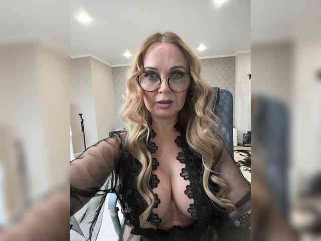 Milf_Zabava webcam