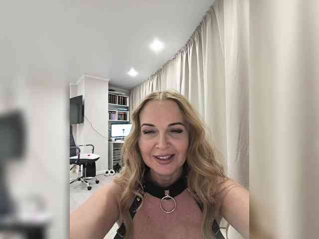 XxxSexyMilfxxX's webcam live show
