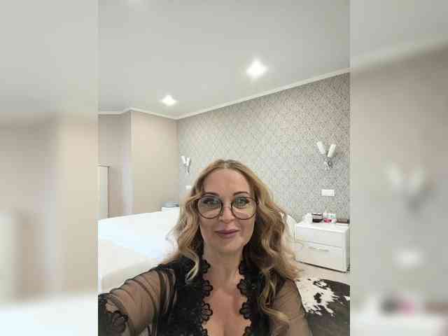 Milf_Zabava webcam