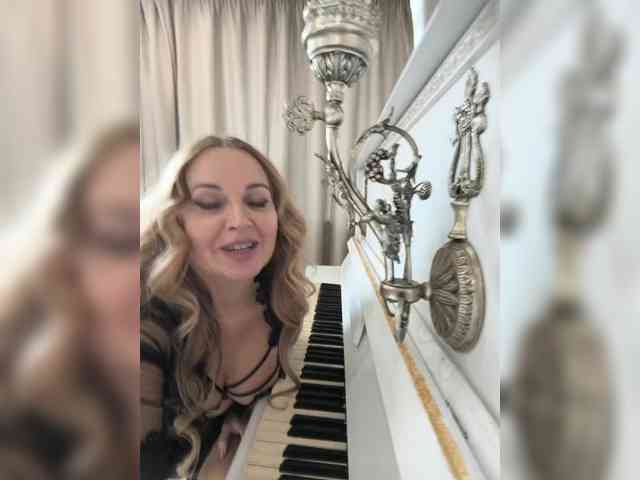 Milf_Zabava webcam
