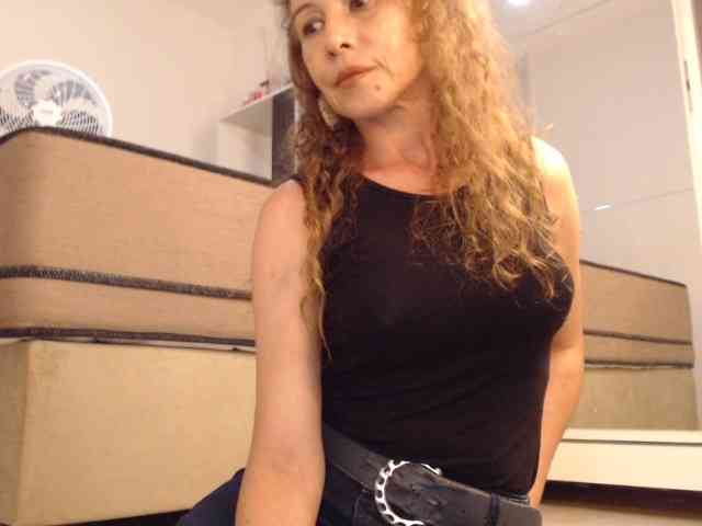 Marilyn241012 Live Webcam on BongaCams