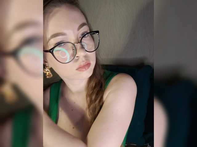 Juliberry1's BongaCams show and profile