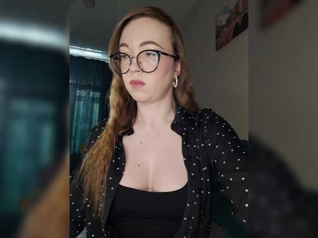 Juliberry1's BongaCams show and profile