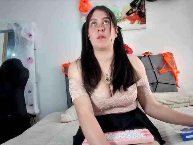 Luna-sweet5 webcam