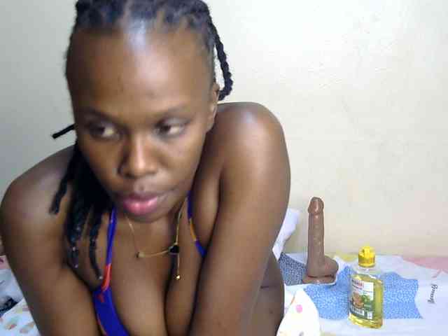 PetiteDesiree webcam