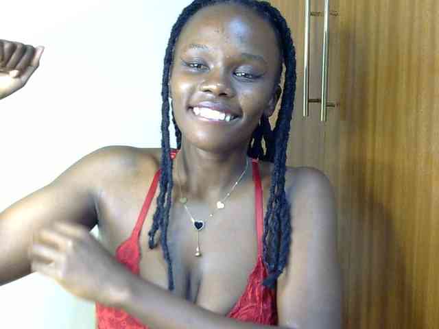 PetiteDesiree webcam